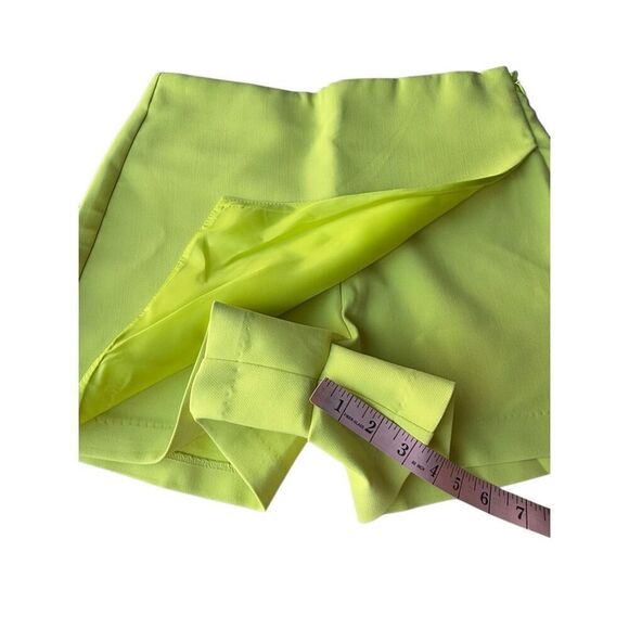 Blue Rain Francesca’s Collection Neon Yellow Asymmetrical Skort - Picture 7 of 10